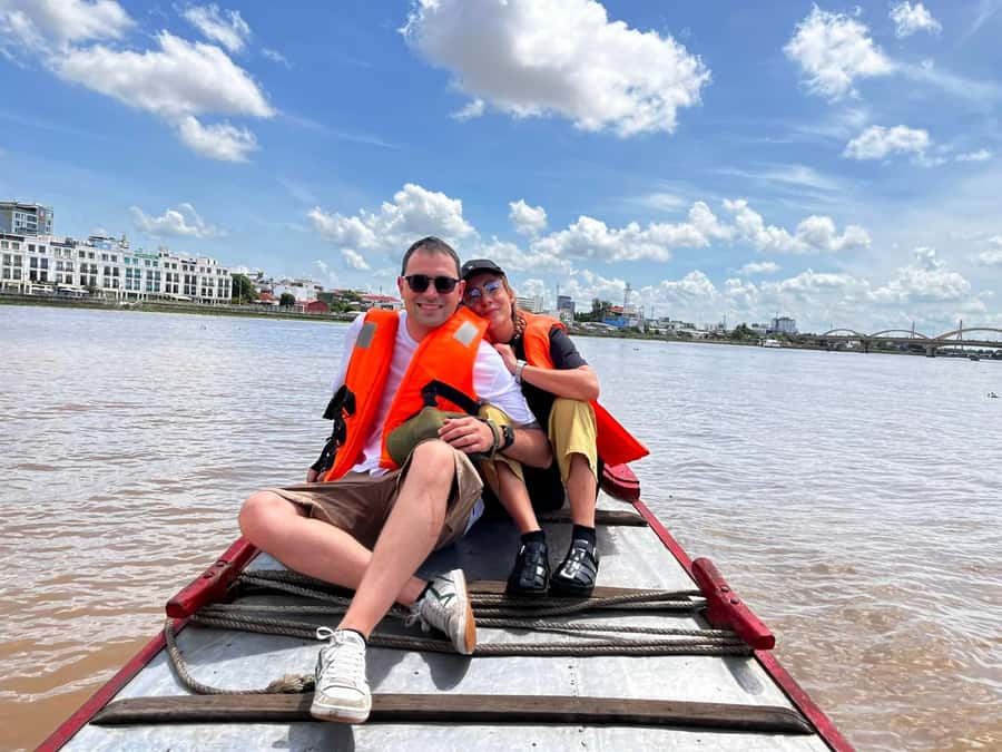 1 Day Mekong Tour: Cai Rang Floating Market & MyTho-Ben Tre - The Hand-Rowed Boat Through Palm Lined Canals