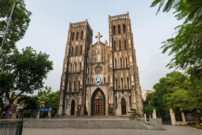 10-day Small-Group Vietnam Highlight Tour - Day 7 Hanoi highlights: markets, Long Bien Bridge, Mausoleum, Ethnology Museum, Hoa Lo, and the Old Quarter cyclo