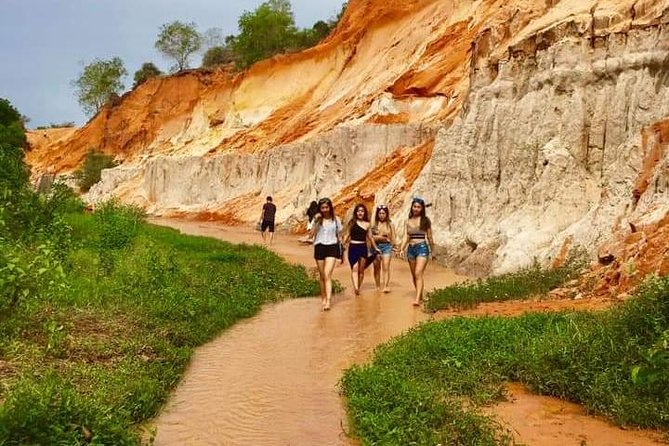 2-Day Free & Easy Mui Ne Beach Tour from Ho Chi Minh City - Day 2 at the beach: lunch at 11:00, check-out at noon, then back on the sleeping bus