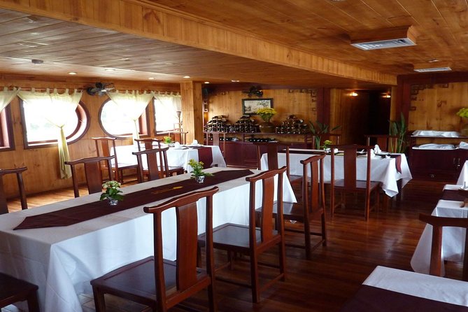 3-day Mekong Eyes Cruise Vietnam - Cambodia - Day 2 afternoon: drive to Chau Doc and lunch stop