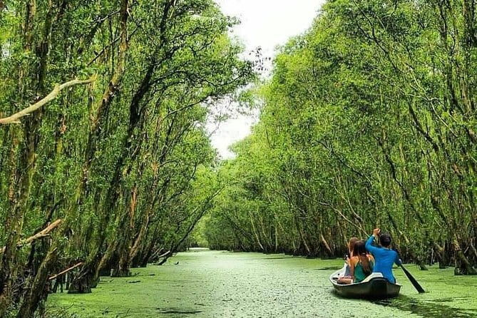 3 Days Cycling Mekong Delta - Day 3: Cai Rang Floating Market and the Boat-to-Boat Trading Show