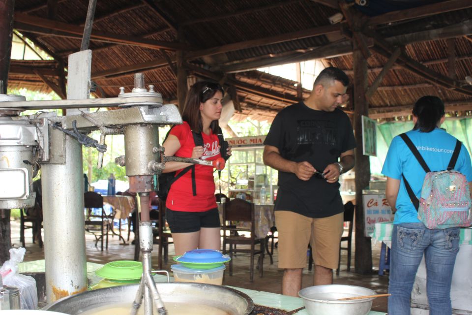 A Day Tour to Cu Chi Tunnels and Mekong Delta - Riverside Lunch: Giant Gourami at the Table