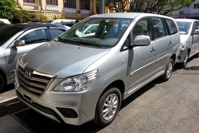 Airport pick up (From Airport to Hotels in Ho Chi Minh City) - Tan Son Nhat to District 1 without the taxi hunt