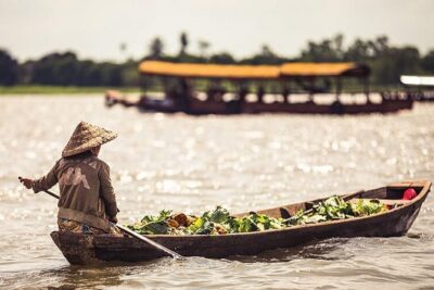 Authentic Mekong Delta Floating Market Full Day: Private or Group - The rowing boat ride: your easiest shortcut to great photos
