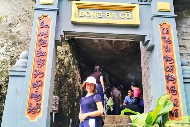 Black Virgin Mountain Sightseeing Day Tour in Tay Ninh - Stop 2: Cao Dai Holy See and its 12-gate layout
