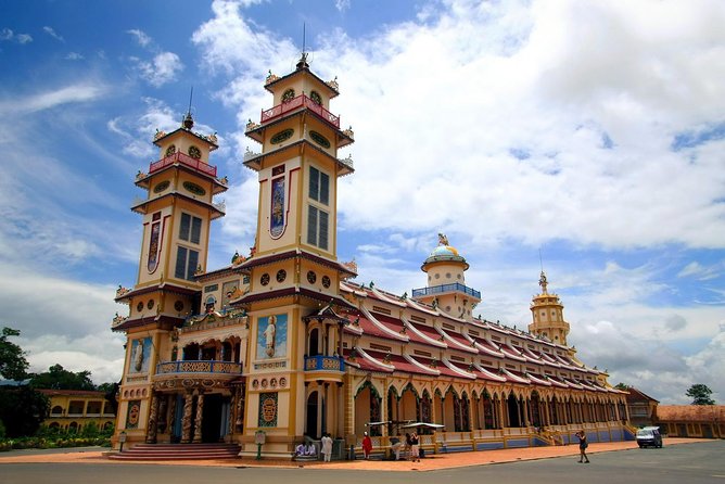 Chu Chi Tunnel With Cao Dai Temple Tour From Ho Chi Minh - Timing, comfort, and what to pack for a tunnel day