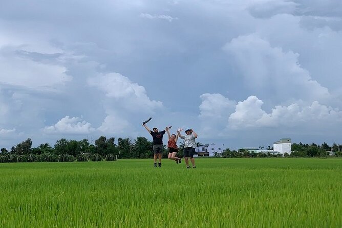 Cu chi Tunnel & Mekong Delta Full Day BBQ Lunch Lux Group 10 pax - The big midday transition: what you do between Cu Chi and lunch