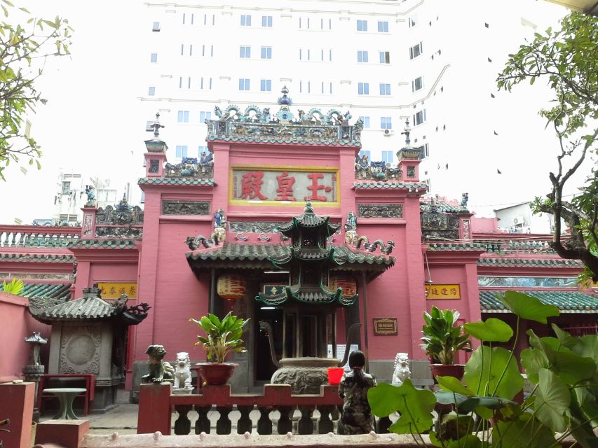 Customized Ho Chi Minh City Experience on Cyclo with Driver - Weather reality: when rain shows up