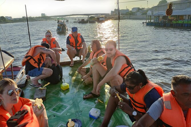 Deluxe Mekong Delta Tour to Floating Market 2 Days 1 Night Trip - Vinh Trang Temple: the style-mash stop with photo value
