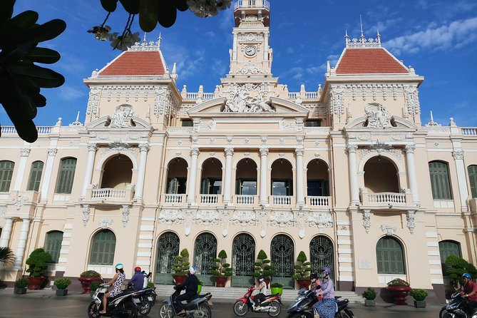 DISCOVERING UNSEEN Parts Of Saigon Full Day - District 1 Architecture Sprint: Central Post Office, Notre Dame, Opera House