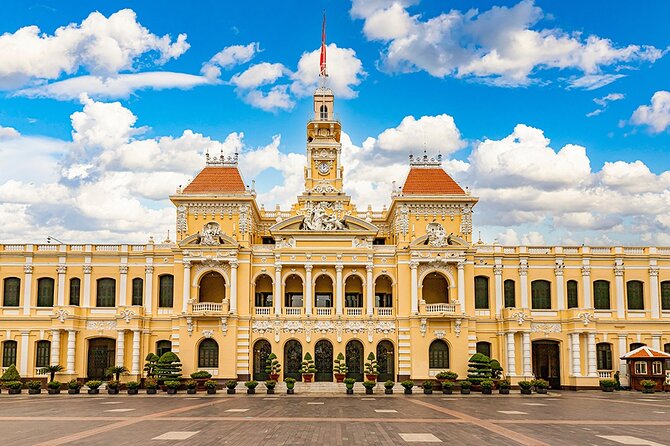 Essential Saigon Walking Tour: All Must-see - People’s Committee Building and the Café Apartment on Nguyen Hue