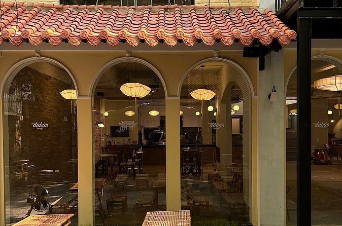 [Free E-sim] Half day Instagram Cafe Tour in Ho Chi Minh - Group size, guide style, and how the day feels