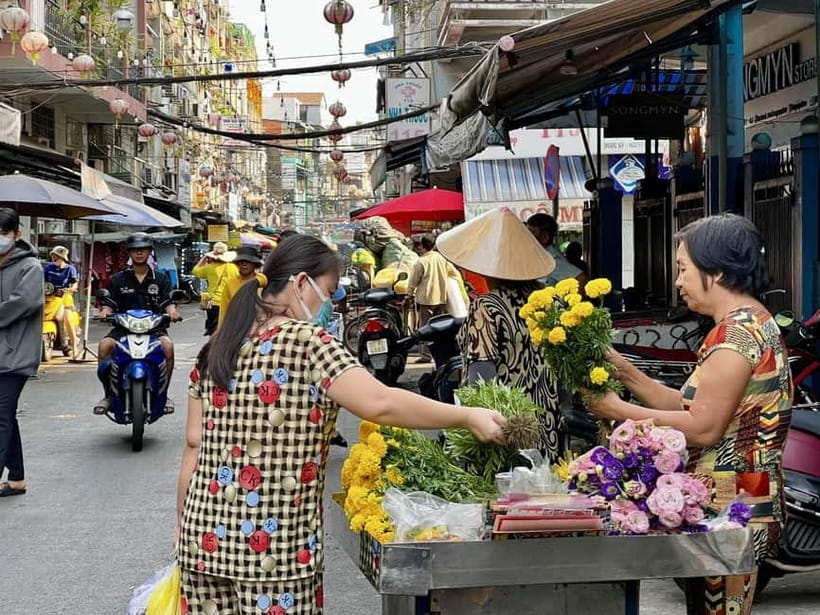 Free E-Sim Saigon Hidden Gems Tour with Local Guide - What to Bring for a Smooth 3-Hour Walk