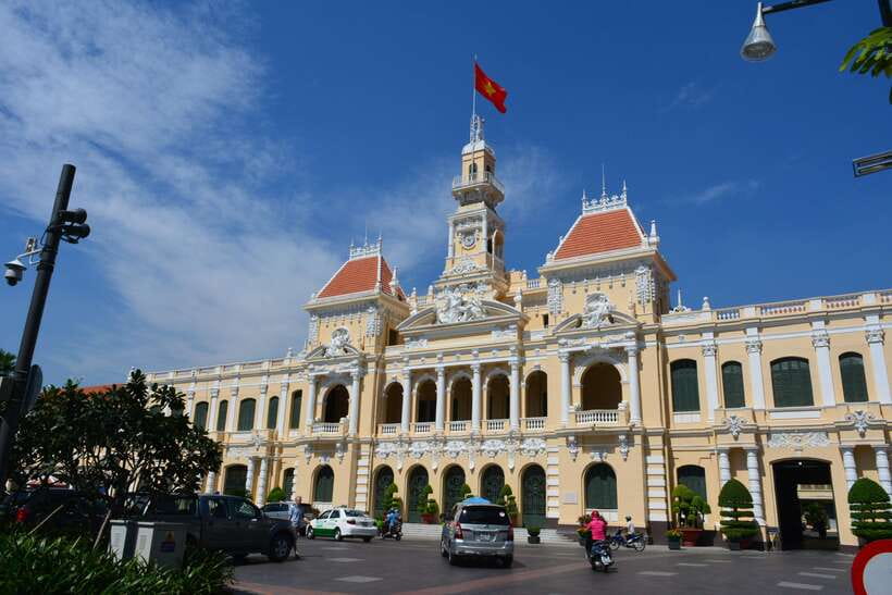 From HCM: City Highlights & Chinatown Trips – Water Bus Tour - Pickup at 8:00 AM, District 1 Hotels, and What $37 Really Buys You