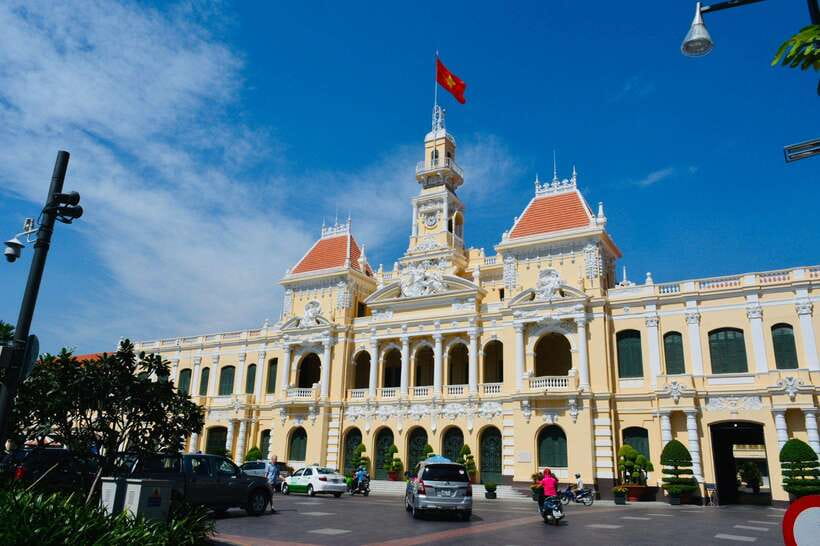 From HCM: City Highlights & Chinatown Trips – Water Bus Tour - Lunch at a Local Restaurant: A Proper Reset Before the War Museum