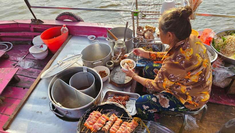 From Ho Chi Minh: 3-Day Mekong Tra Su Forest exit Phnom Penh - From Ho Chi Minh to My Tho: Vinh Trang Pagoda and coconut canals