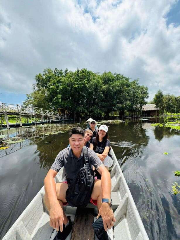 From Ho Chi Minh City: Tan Lap Floating Village Eco Day Tour - Village Life Up Close: Fishing, Markets, and Daily Routines