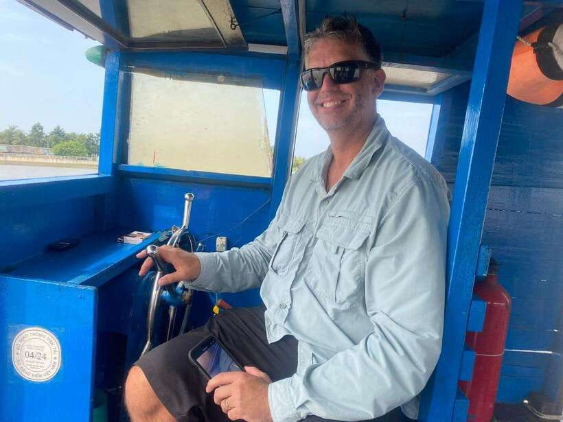 From Ho Chi Minh: Cu Chi Tunnels And Mekong Delta Full Day - Rowing through shady canals: the calm counterpart to the tunnels