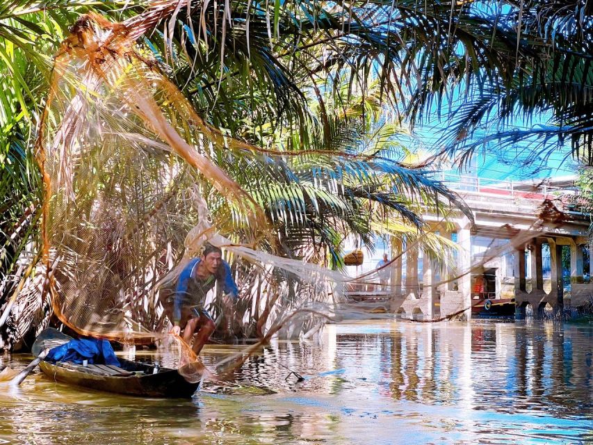 From Ho Chi Minh: Explore Mekong Delta & Vinh Trang Pagoda - The main meal: 8 dishes of country flavors, plus what to keep in mind