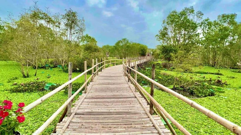 From Ho Chi Minh: Mekong Delta 3-Day Tour with Tra Su Forest - Day 2: Châu Đốc temples, Vĩnh Tế canal scenery, then Trà Sư forest by boat