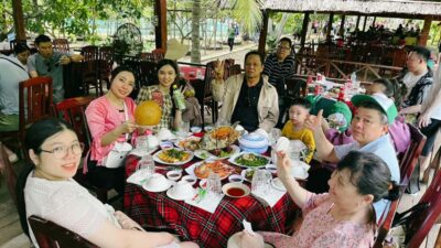 From Ho Chi Minh: Mekong Delta Tour to My Tho & Ben Tre 1Day - Vinh Trang Pagoda in Tien Giang: More Than a Quick Photo Stop