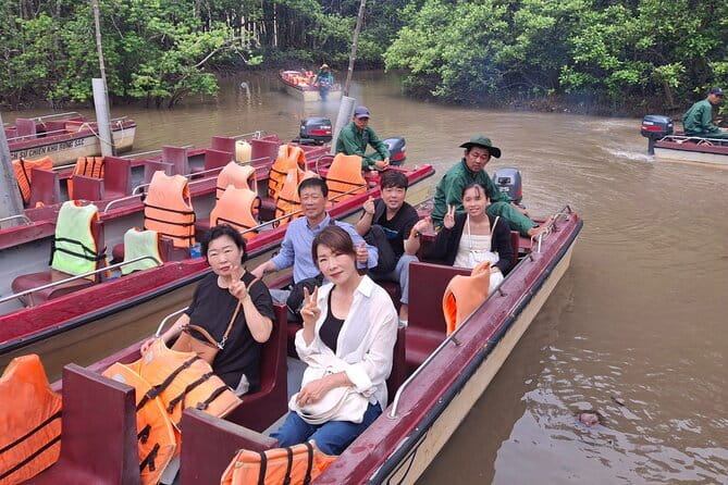 Full Day Monkey Island Tour with Canoe in Can Gio Mangrove Forest - Entering the mangroves: canoe glide and close-up monkey viewing
