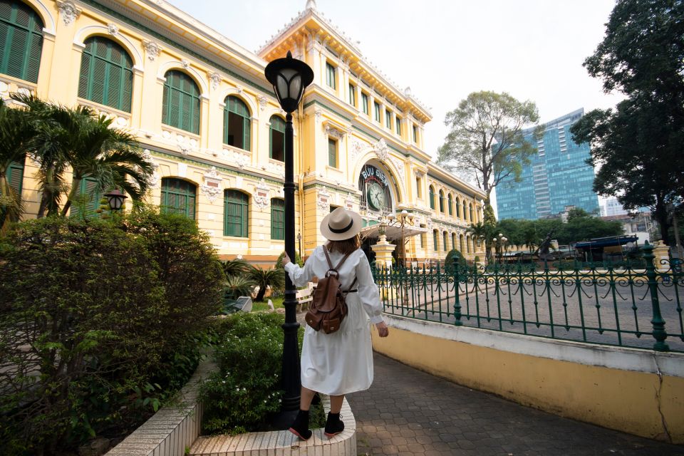 HCMC: English or German War History Tour: Tunnels & Museums - Notre-Dame Cathedral and Central Post Office: French influence after the war sites
