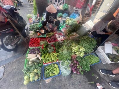 HCMc:Vietnamese Cooking Class with Local market tour & Meal - Picking your 3 dishes from 9 options (and using that choice well)