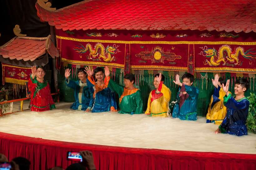 Ho Chi Minh: Authentic Vietnamese Dinner & Water Puppet Show - Folklore scenes you can follow without stress