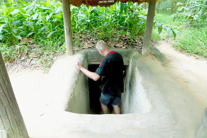 Ho Chi Minh: Best Seller of Cu Chi Tunnel & Mekong Delta Cruise - Lunch That Covers Meat and Vegan Needs