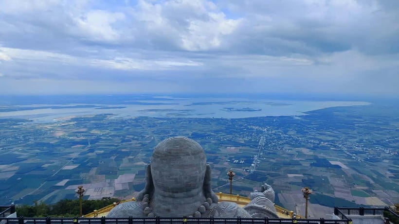 Ho Chi Minh: Black Virgin Mountain Cable Car &Cao Dai Temple - Roasted peanuts and mountain-veg lunch: the Tay Ninh fuel