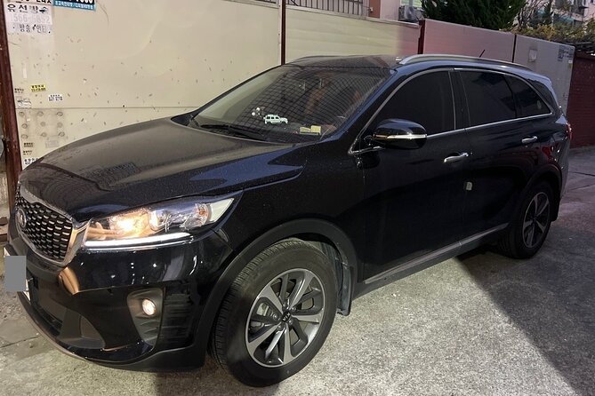 Ho Chi Minh City Airport (SGN) to Ho Chi Minh hotels - Arrival Private Transfer - Door-to-Door Drop-Off: Hotel Entrance Without the Guesswork