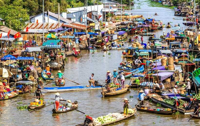 Ho Chi Minh City: Cai Rang Floating Market in Can Tho Tour - Guides and the feel of the day