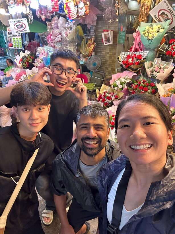 Ho Chi Minh City: Food Tastings & Sightseeings On Scooter - District 5 food market visit: snack logic in real time