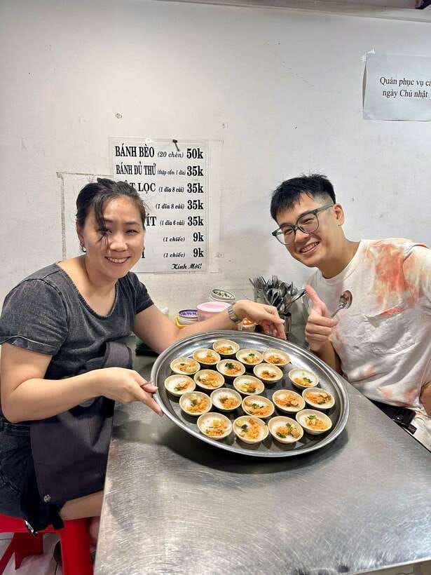 Ho Chi Minh City: Food Tastings & Sightseeings On Scooter - Another District 3 tasting, then District 1: the route builds momentum