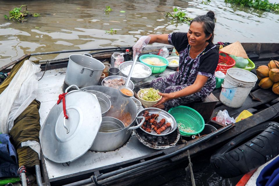 Ho Chi Minh City: Mekong River Delta Day Trip with Boat Trip - Vinh Tràng Pagoda: why this last stop feels like a reset