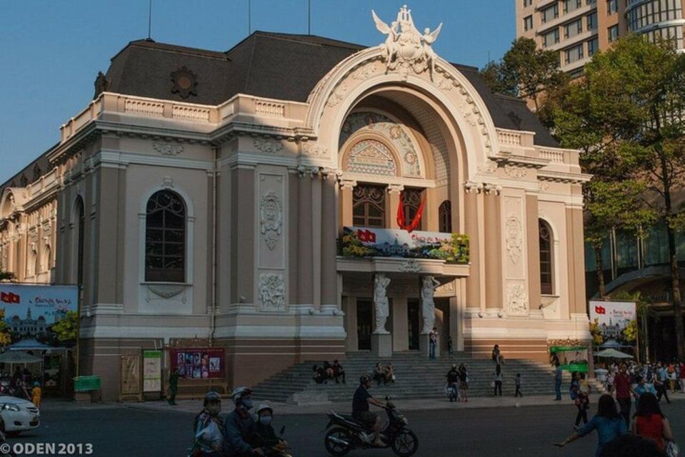 Ho Chi Minh City : Must-See Private Walking tour - Nguyen Dinh Chieu Walking Street: A More Daily Side of Town