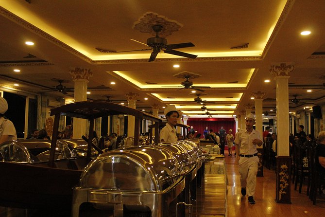 Ho Chi Minh City Night Light - Dinner on Cruise Luxury - Guide and group size: how it changes the feel of the night