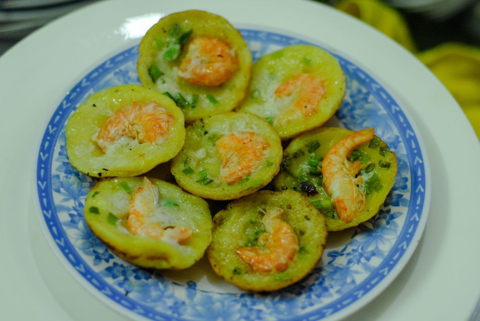 Ho Chi Minh City: Private Street Food Evening Walking Tour - Bánh Mì in Saigon: The Sandwich Stop with Real Street Cred