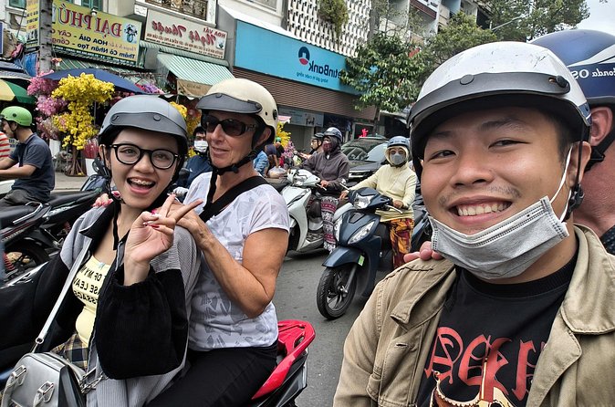 Ho Chi Minh City Sightseeing & Culture Tour By Scooters - Stops 5 and 6: Apartment buildings, old neighborhoods, Ba Thien Hau Temple