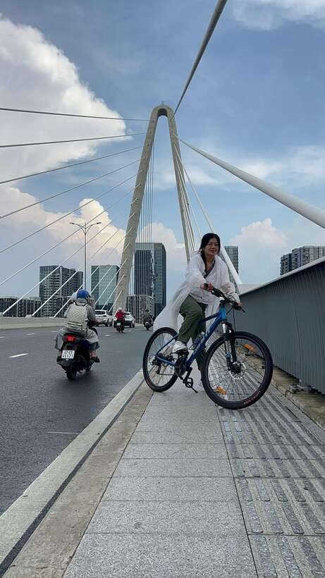 Ho Chi Minh City Sightseeing Cycling Private Tour By Bicycle - Nguyễn Hu Walking Street and Burning Monk Monument