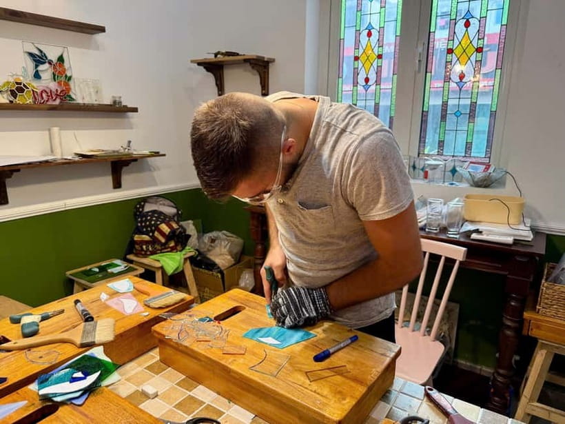 Ho Chi Minh City: Stained Glass Art Workshop in Saigon - Choosing Patterns Inspired by Vietnamese Architecture