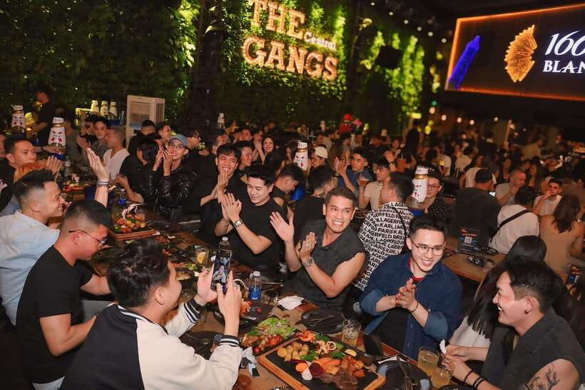 Ho Chi Minh City Street Food Private Tour With Dancing Bar - A 4-Hour Saigon Night Plan That Starts With Getting Oriented