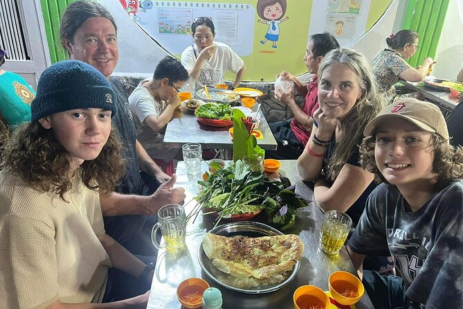 Ho Chi Minh City: Street Food & Sightseeing Tour with Local Guide - Should You Book This Ho Chi Minh City Street Food + Sightseeing Tour?