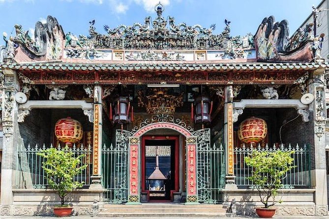 Ho Chi Minh City Tour - Half Day Tour - French Colonial Landmarks: Central Post Office and Notre Dame from the Street