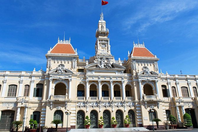 Ho Chi Minh City: War Remnants Museum & Ben Thanh Market - Independence Palace: the 1975 tank scene and the Norodom palace site