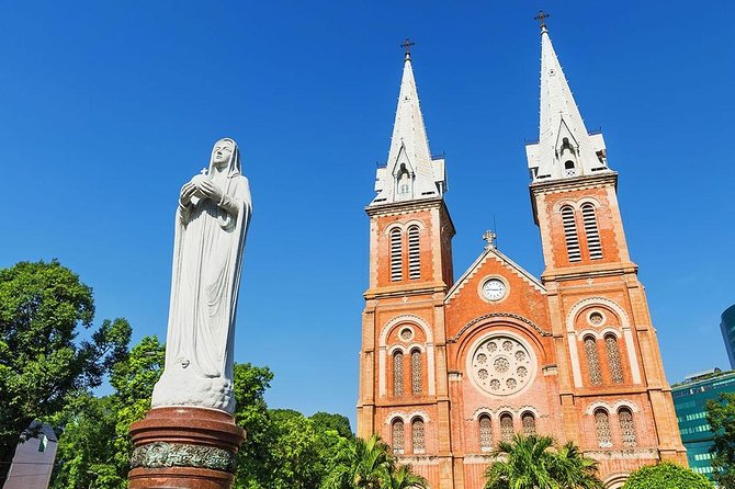 Ho Chi Minh City: War Remnants Museum & Ben Thanh Market - Bến Thành Market: browse like a shopper, not a tourist