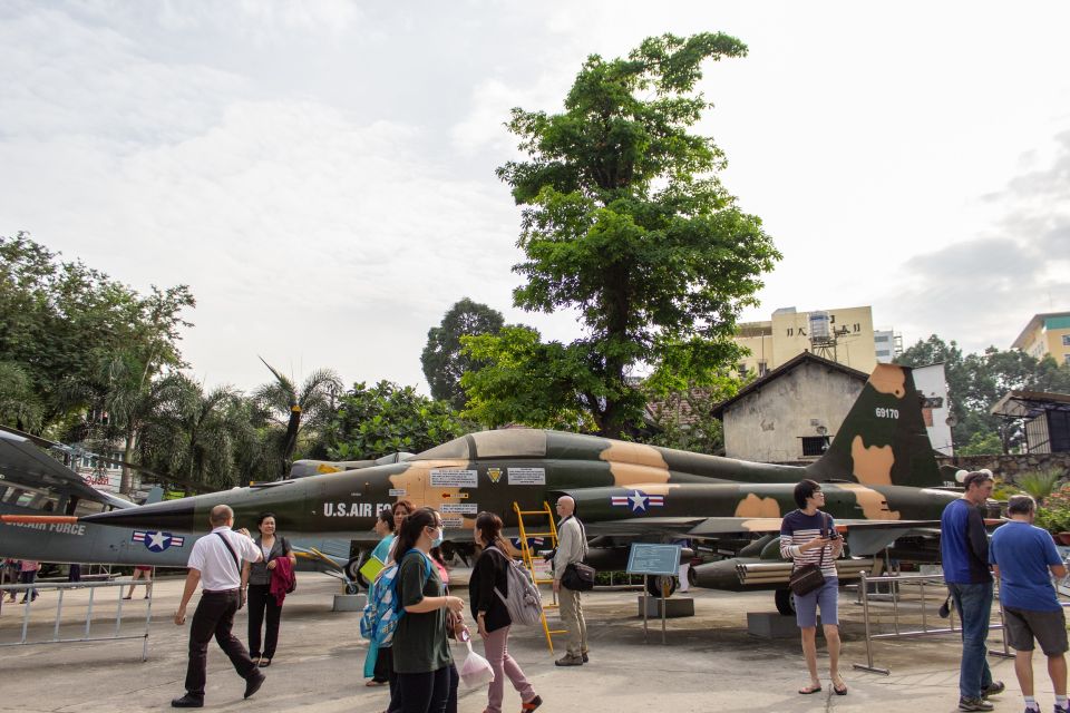 Ho Chi Minh: Customize Your HCMC Tour: English or German - Ben Thanh Market, Binh Tay Market, and the Flower Market