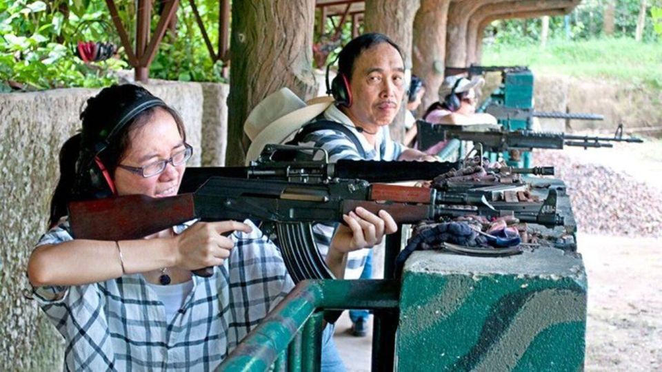 Ho Chi Minh: Discover Cu Chi Tunnels Half-Day Tour - First Stop: Pham Ngu Lao Departure and the Ride Out