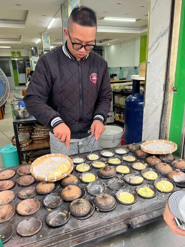 Ho Chi Minh Street Food Private Tour With Funny Guide - How the share-and-sample format turns $25 into more tasting time